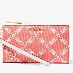 🌟 BNWT authentic Michael Kors Jet Set Wristlet  with Gift Box 🌟